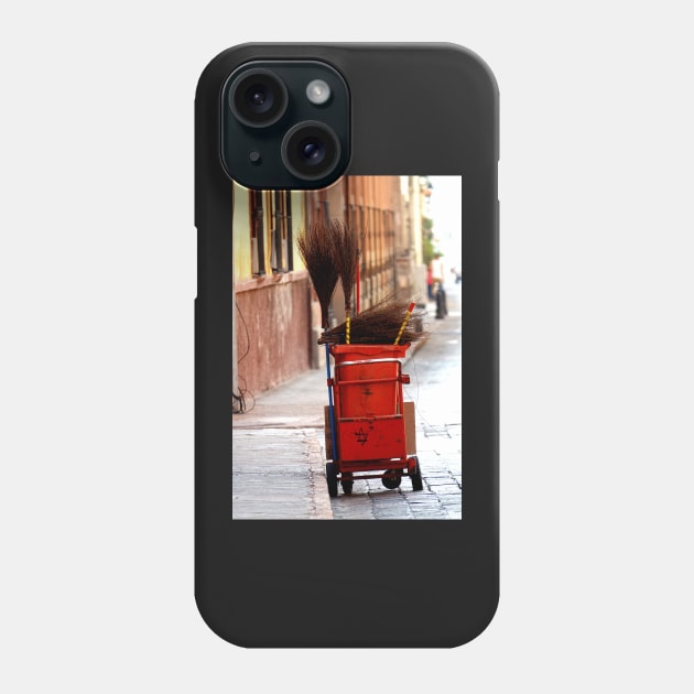 Nettoyage des rues de Queretaro Phone Case by franck380