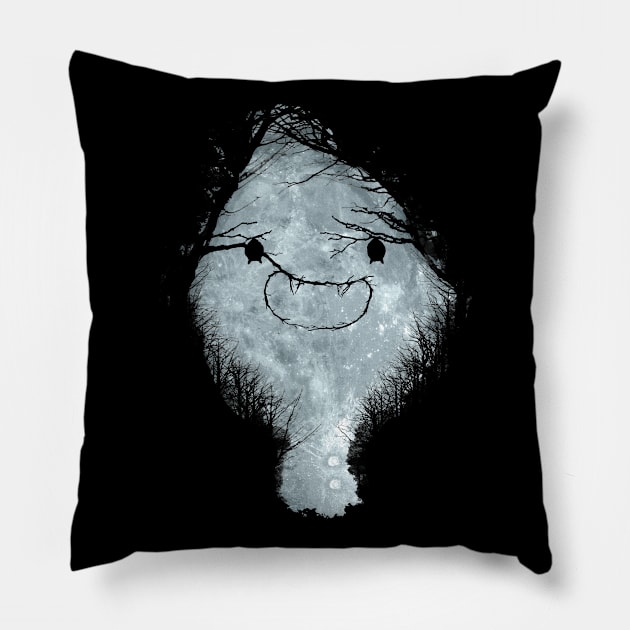 Queen Of The Night Pillow by Aguvagu