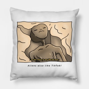 AlienHub: Aliens also like tiktok Pillow