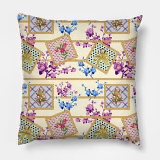 Cute flowers with golden frames Pillow