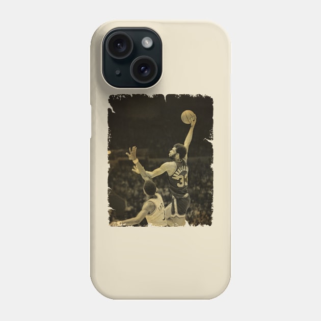 Kareem Abdul Jabbar - Vintage Design Of Basketball Phone Case by JULIAN AKBAR PROJECT