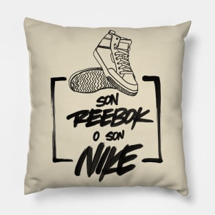 Son reebok o son nike? v1 Pillow