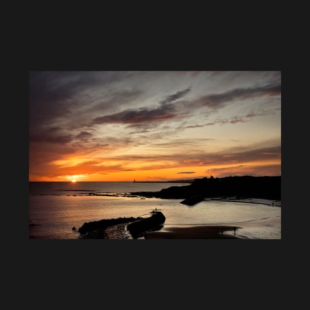 December sunrise over Cullercoats Bay by Violaman