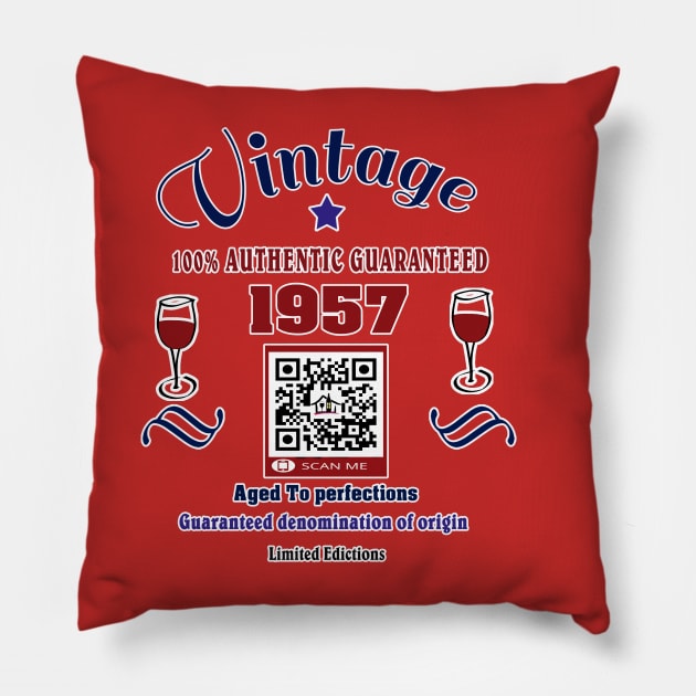 T-shirt and gifts, for wine lovers Pillow by hogar de vinos