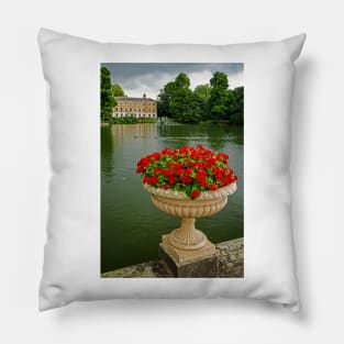 A Pot of Geraniums, Kew Gardens Pillow