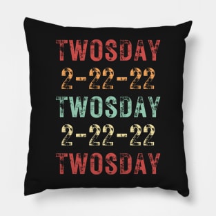 Twosday 2-22-22 Twosday 2-22-22 Retro Vintage / Funny Teachers Math 2sday 2-22-22 Quote Pillow