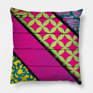 Yellow Diagonal Gingham - Classic Colorful Graphic Stripes Pillow