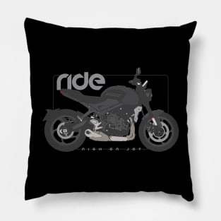Ride 660 black Pillow