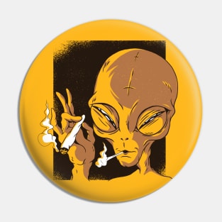 Smoking Alien Pin