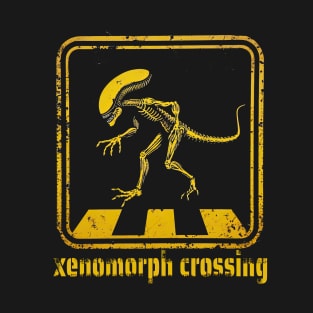 Xenomorph crossing yellow T-Shirt