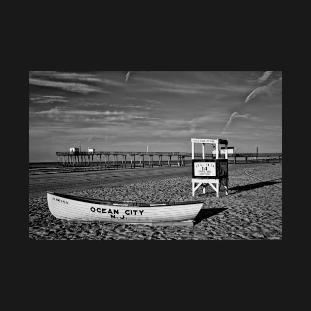 A Beach Scene In Black And White by JimDeFazioPhotography