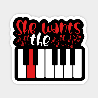 She wants the D Note | Keyboard and Piano Player Magnet