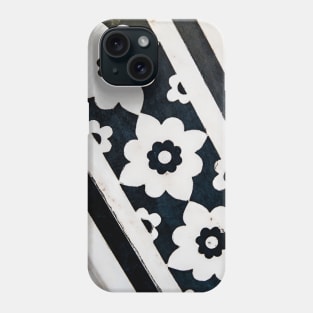 Taj Mahal Flowers Phone Case