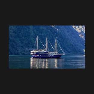 Doubtful Sound Cruise Ship T-Shirt