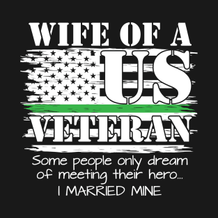 Proud Wife Of A US Veteran Military T-Shirt