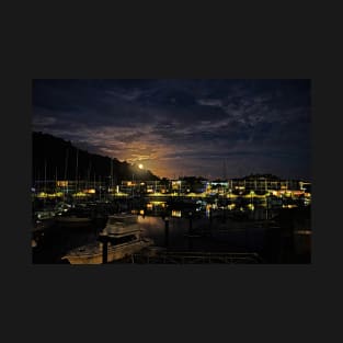 Moon Rise Over Nelly Bay - Magnetic Island T-Shirt