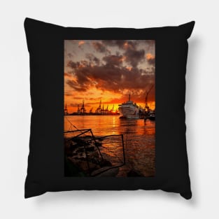 Sunset at the port Pillow