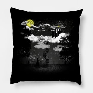 There is a doctor between clouds Pillow