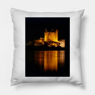 Eilean Donan Castle, Scotland Pillow