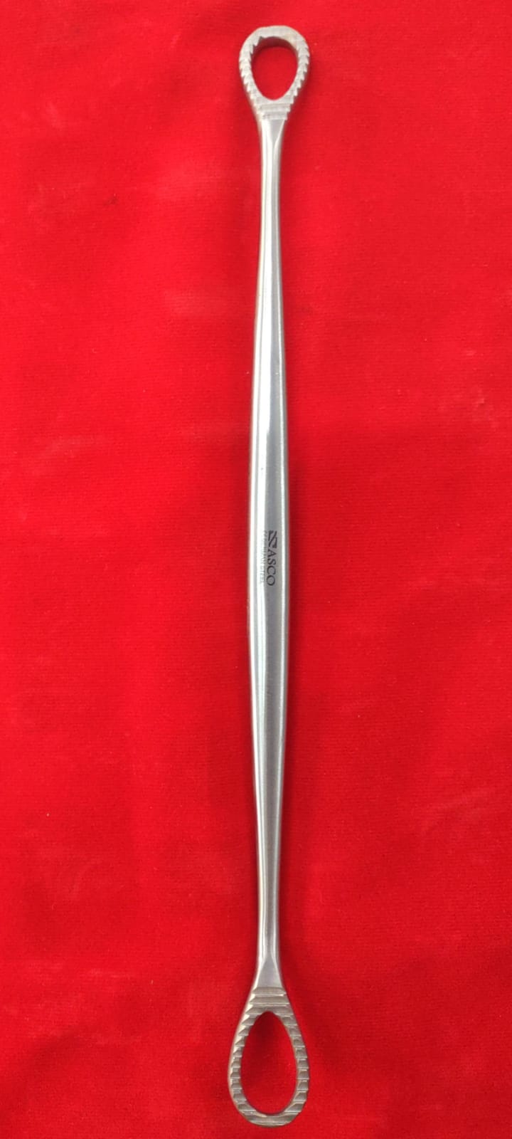A V WALL RETRACTOR