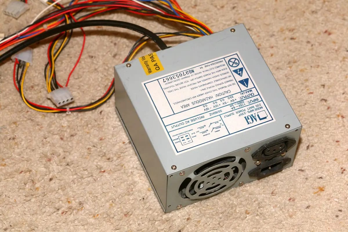 Power Supply AT