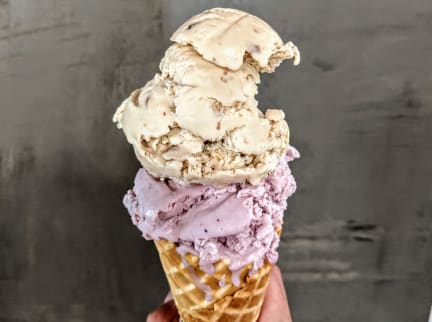 Huckleberry Ice Cream at Hatlee & Brae Huckleberry Ice Cream at Hatlee & Brae