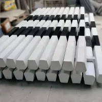 Postes de concreto de 3.2M pintando