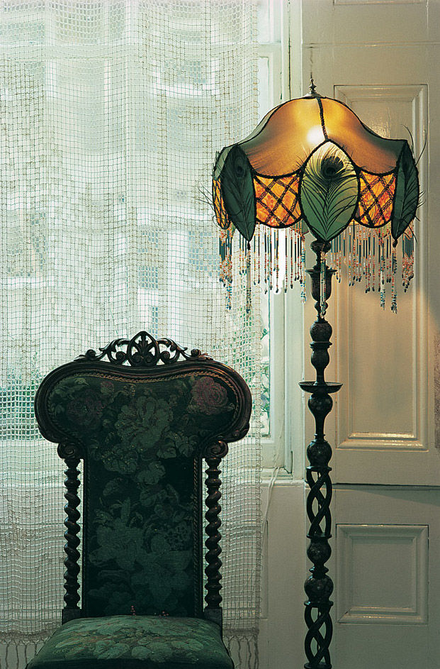 Tiffany-style Lake Table Lamp