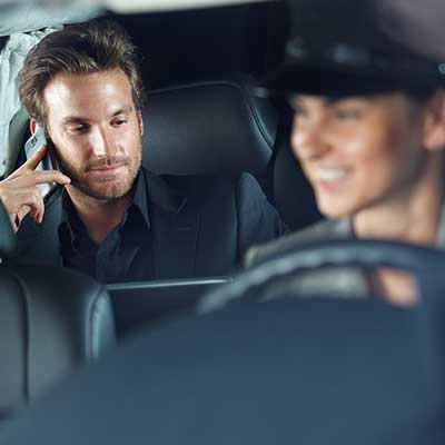 Transferts avec voiture, minibus, minivan