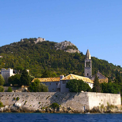 Visitez les attractions de l’île de Lopud avec https.Net tour de bateaux et d’yachts