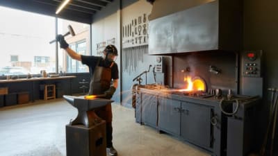 Fabricación de tubos y postes de hierro y acero