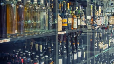 Comercio al por menor de vinos y licores