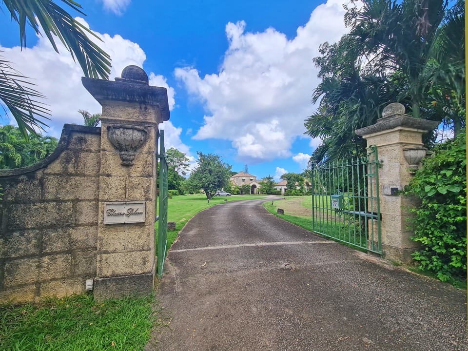 Entrance and driveway