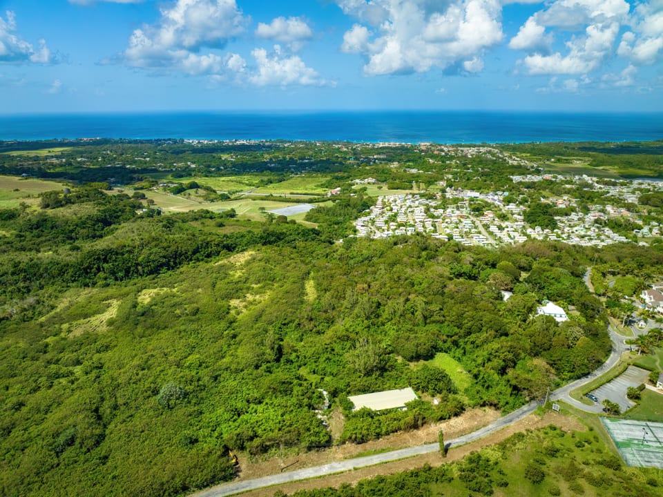 Less than 10-minutes from Speightstown and Holetown