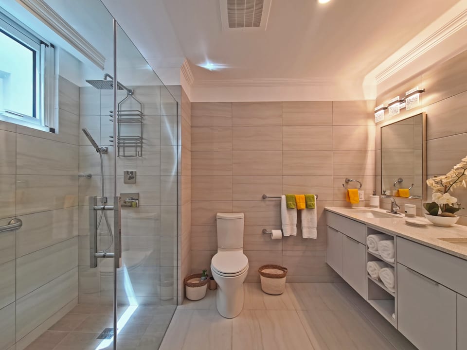 En-suite bathroom