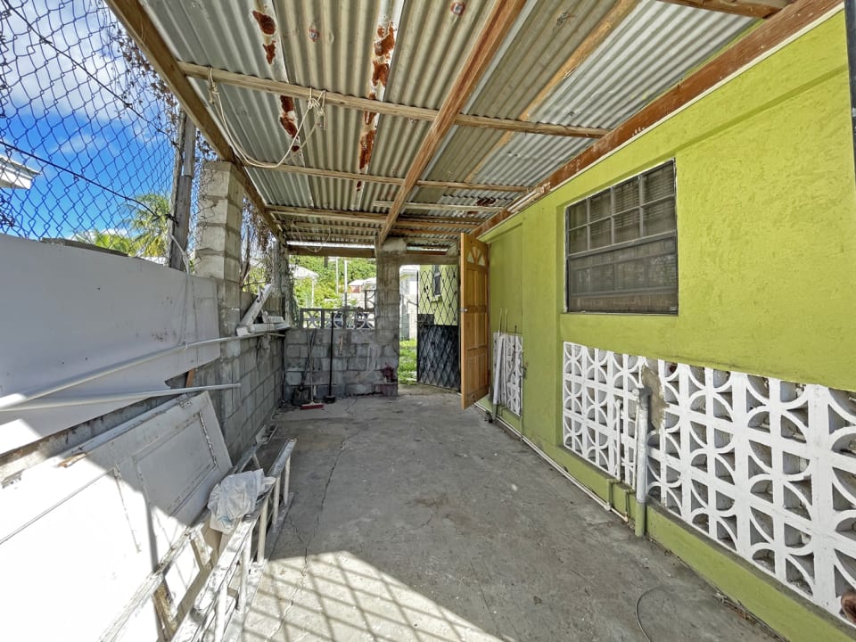 Entry covered garage