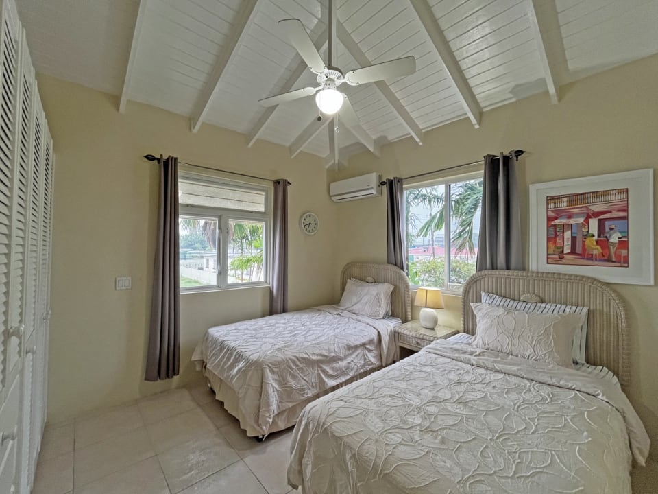 Guest bedroom 1