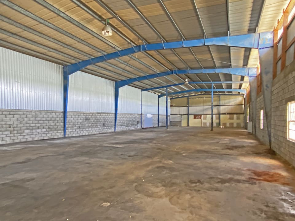 Steel-Frame Watertight Warehouse