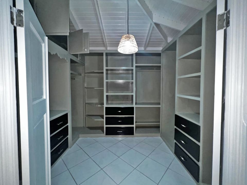 Walk-in closet