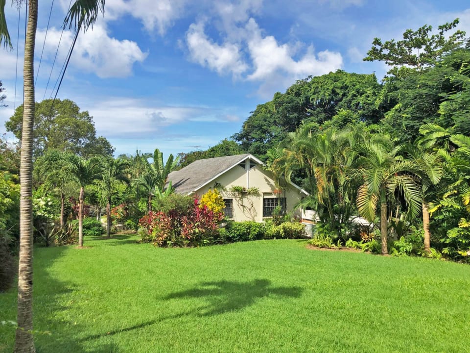 Located within Sandy Lane, close to the amenities in Holetown