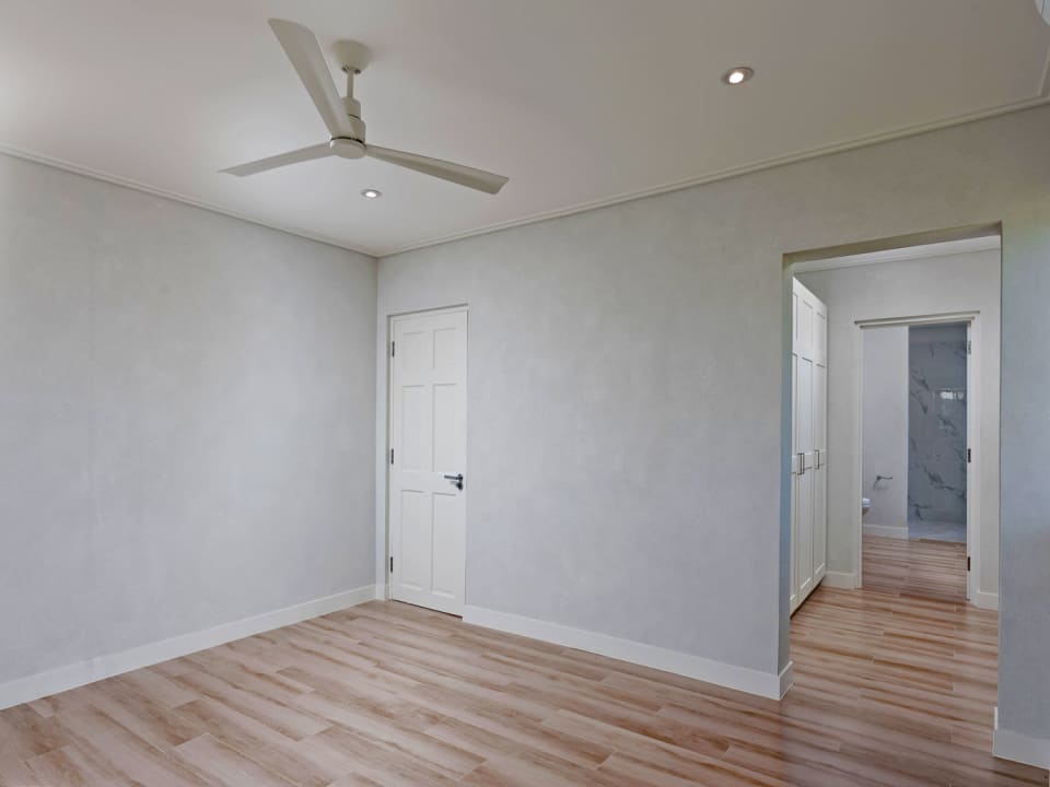 Ground floor bedroom with bathroom ensuite