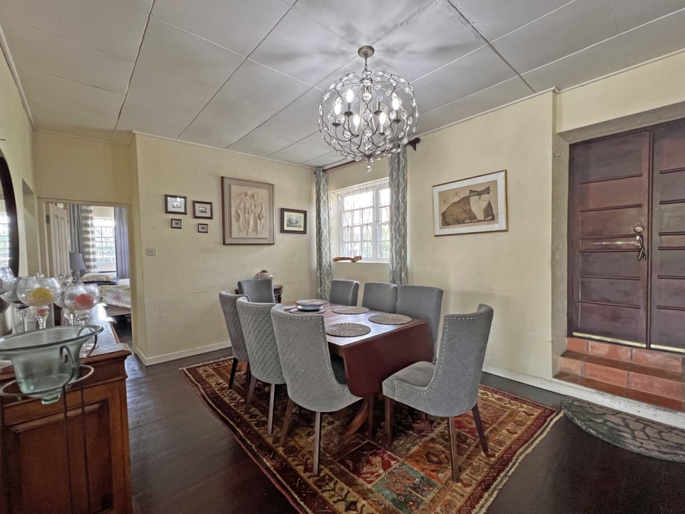 Cozy dining area off of the kitchen