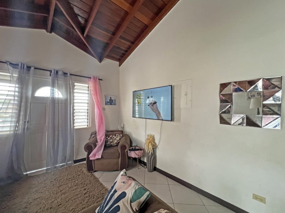 High ceilings throughout in both upper apartments