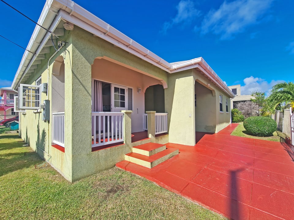 Fully enclosed home