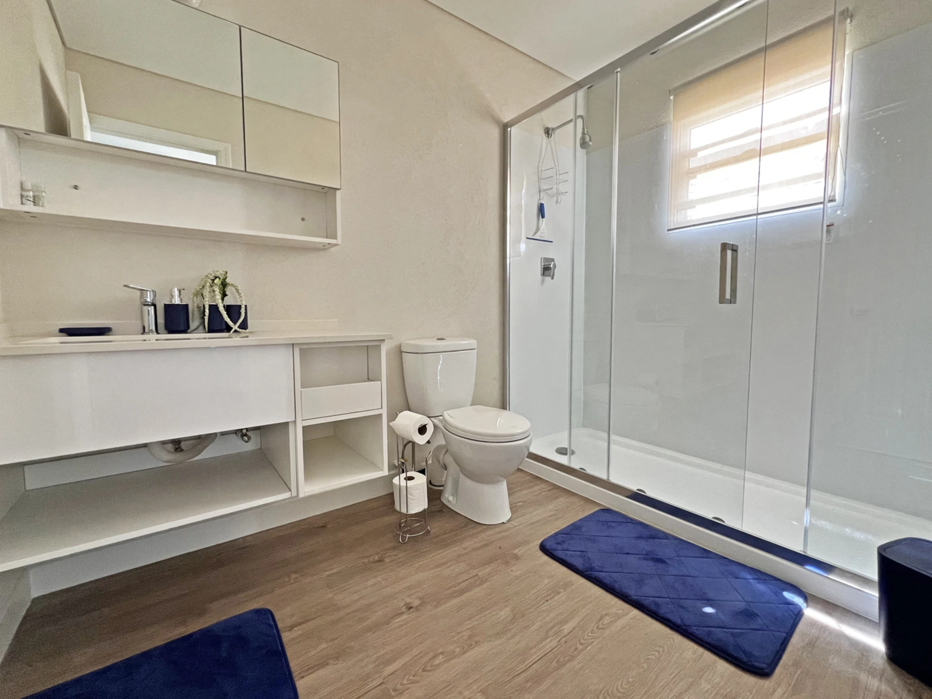Main bathroom