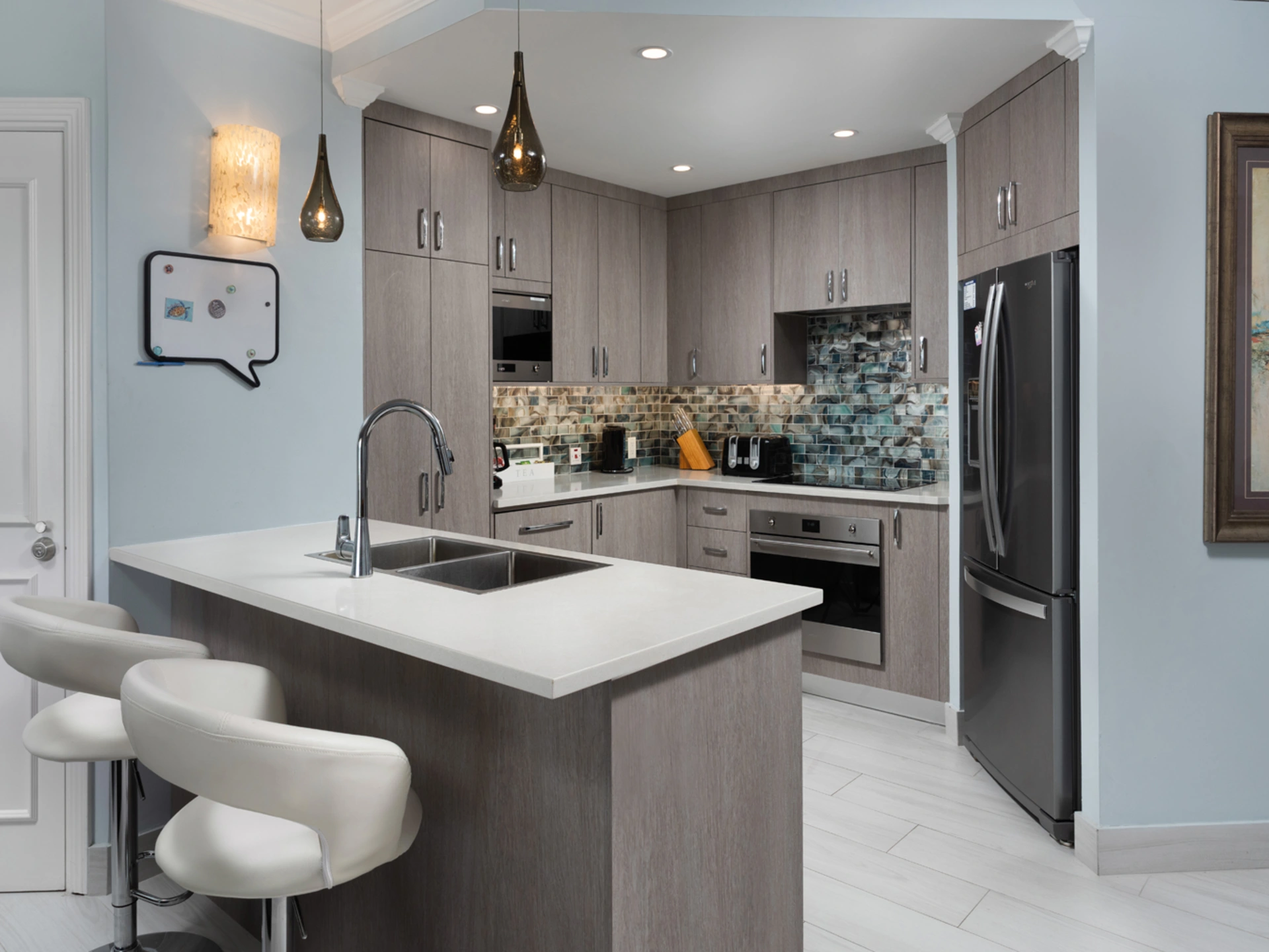 Fully equipped and renovated kitchen