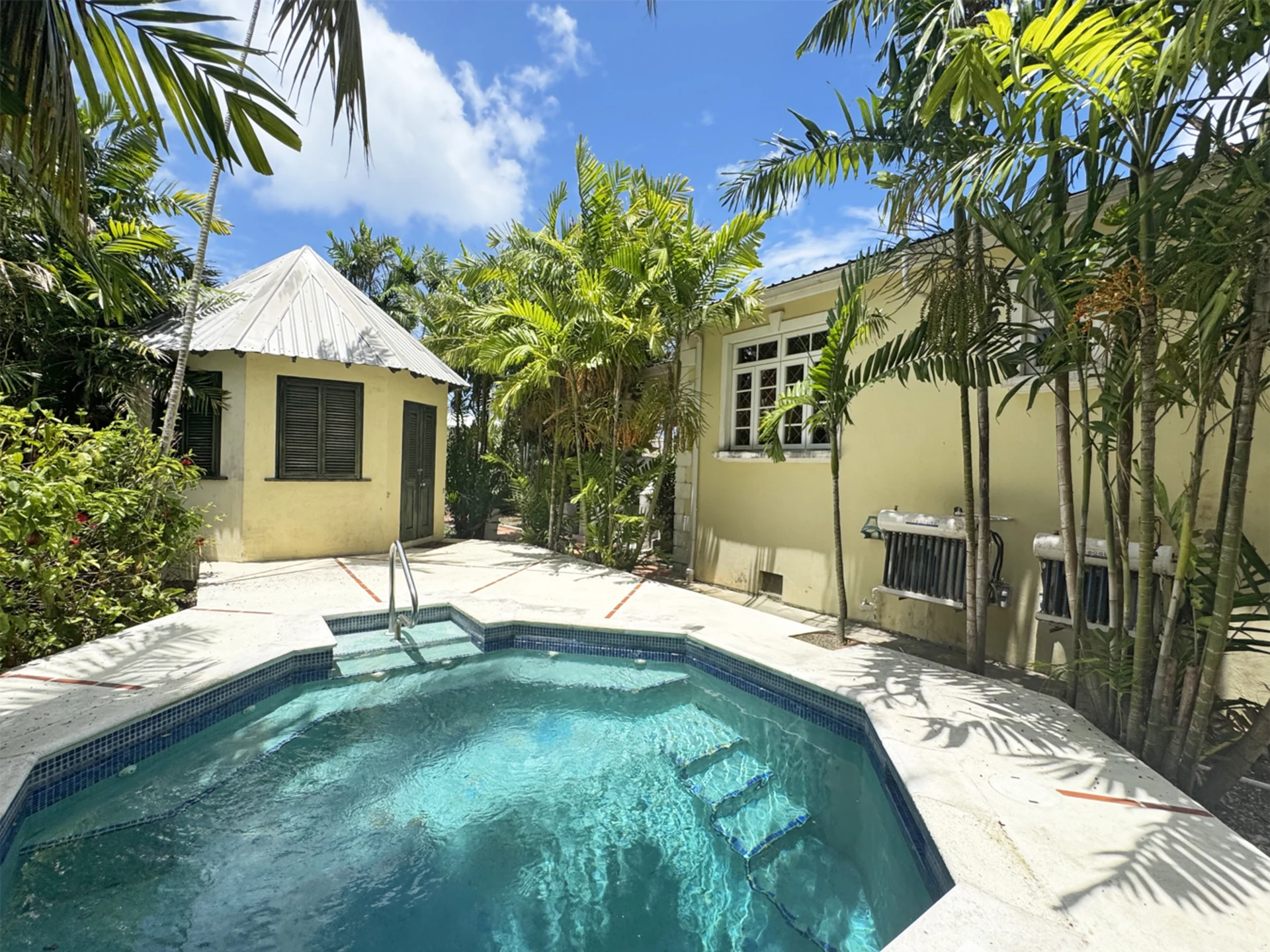 Swimming pool