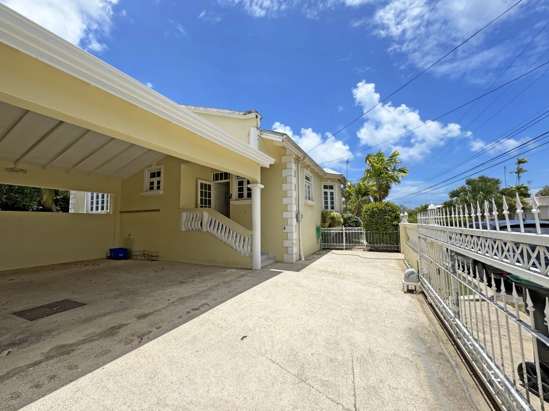 Covered car port