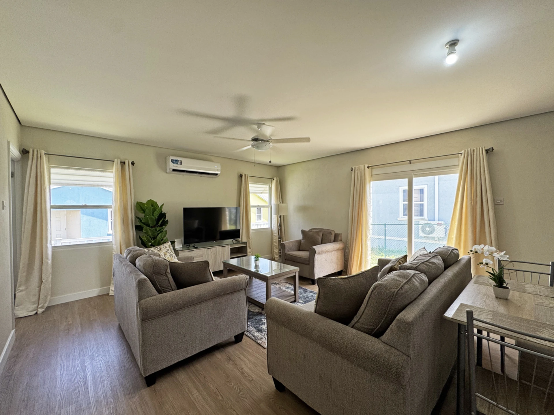 Fully air-conditioned house