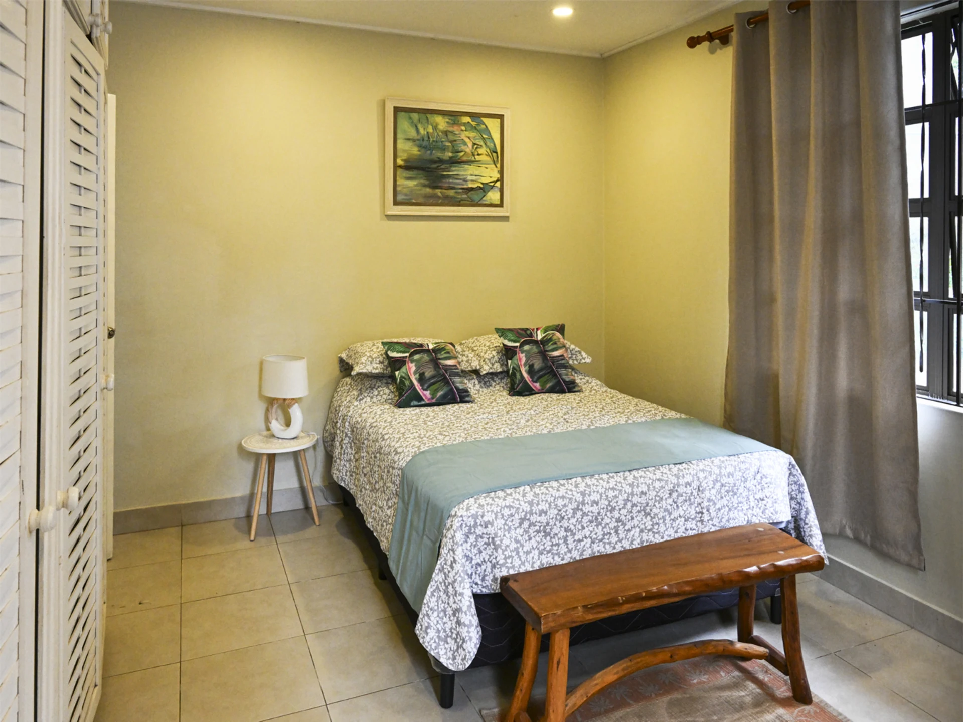 Queen Bedroom 3